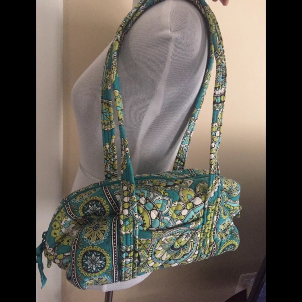 VERA BRADLEY Peacock Retired Print Quilted Handbag